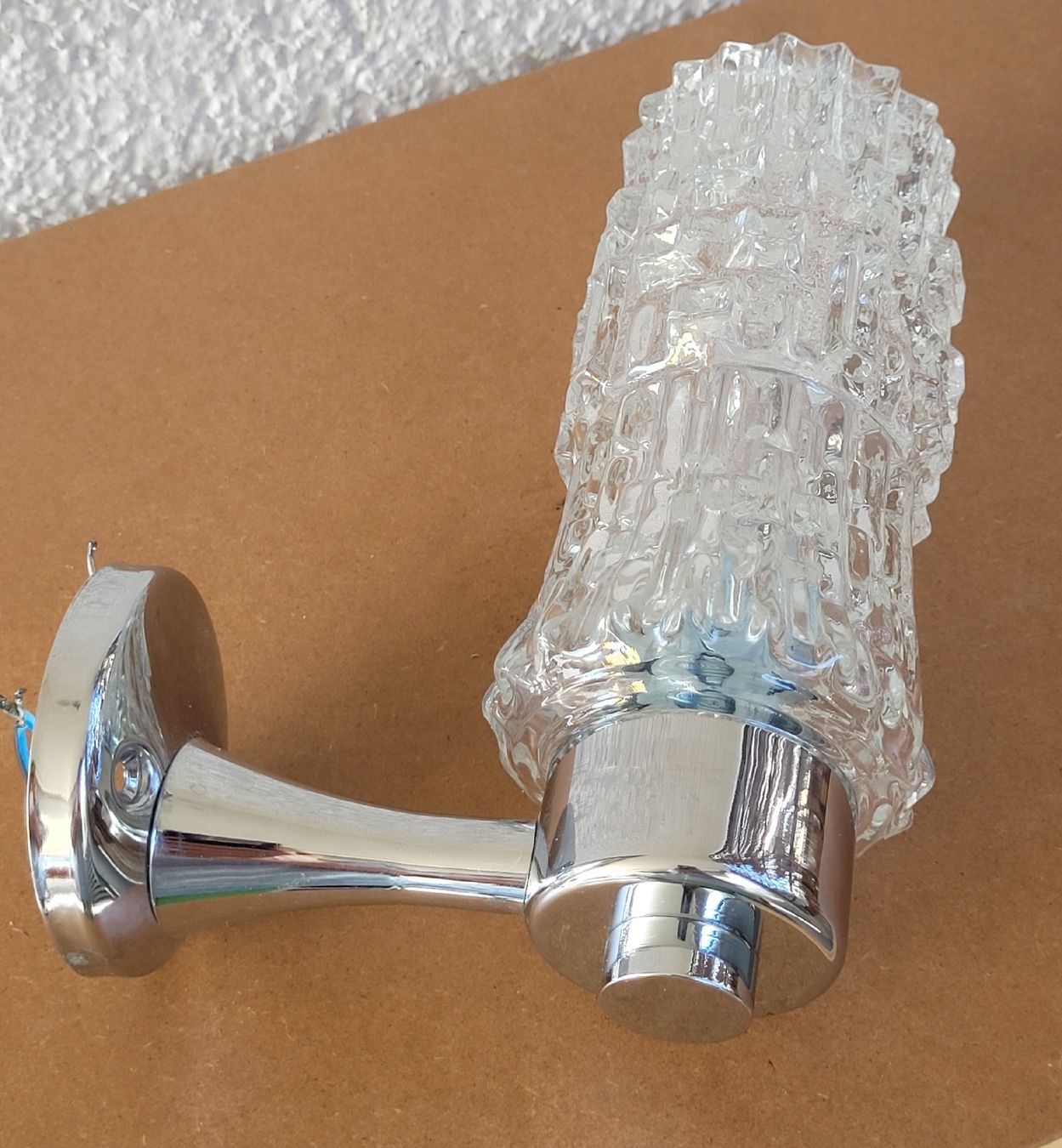 Lampen: 70er Jahre Wandlampe Pressglas Eis-Effekt  – Gebraucht aus Buttikon SZ von Renco 1