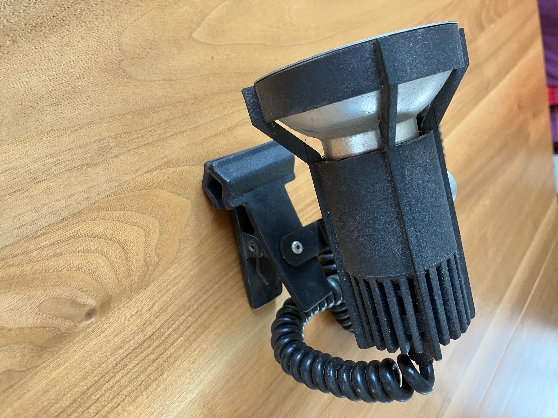 Lampade: Vintage Klemmspot / Lampe mit Spiralkabel, Schwarz 12Volt – Usato da Dintikon venduto da 51rh