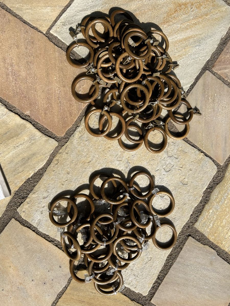 Altro per la casa: Vorhangringe Holz mit Clips  – Usato da Lengnau AG venduto da m5f1r9 1