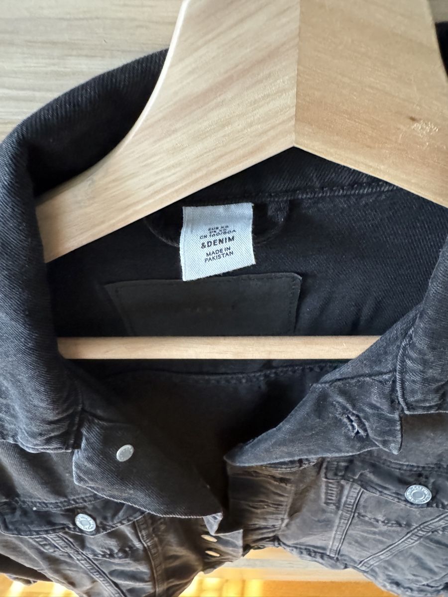 H&M Giacche: H&M Dark grey oversized denim jacket XS – Usato da Zürich venduto da Lovelyperfumes 1
