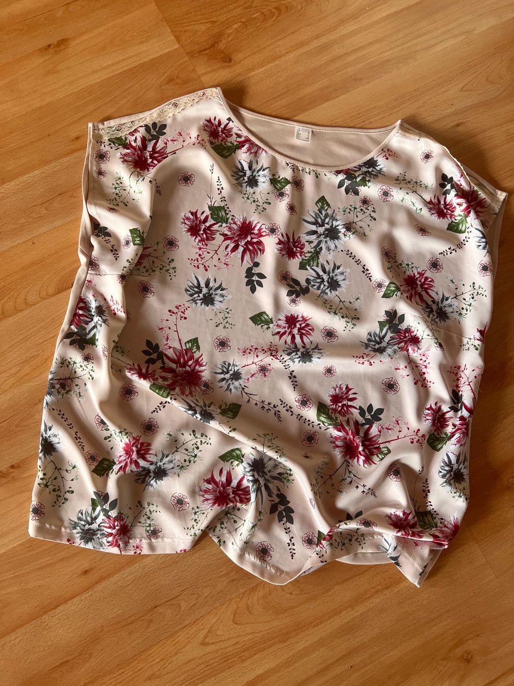 T-shirt: T Shirt – Nuovo (secondo la descrizione) da Konolfingen venduto da SonjaKalt