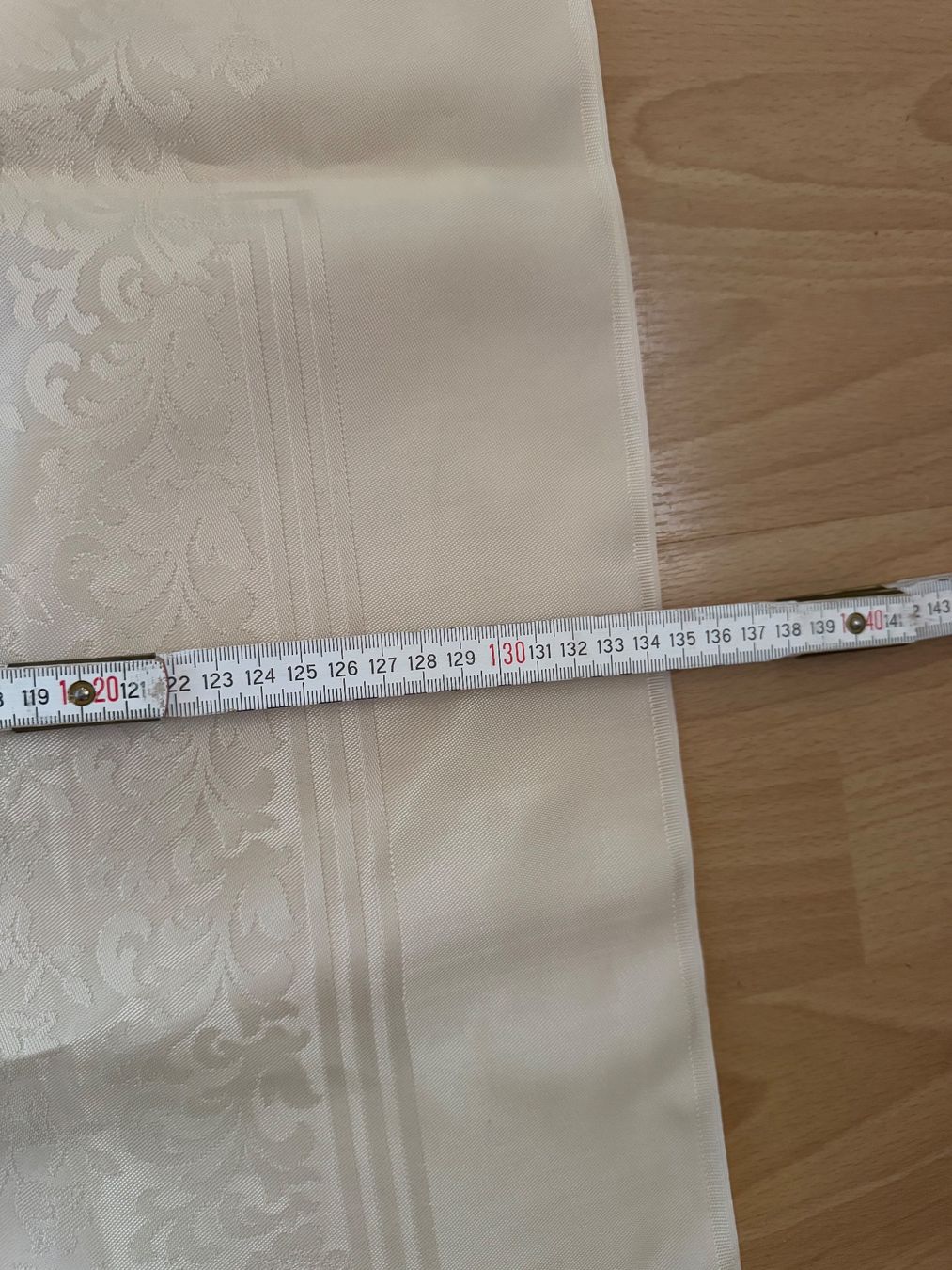 Altra biancheria da tavola: schöne grosse helle Tischdecke – Usato da Grosswangen venduto da Second_hand_paradise 4