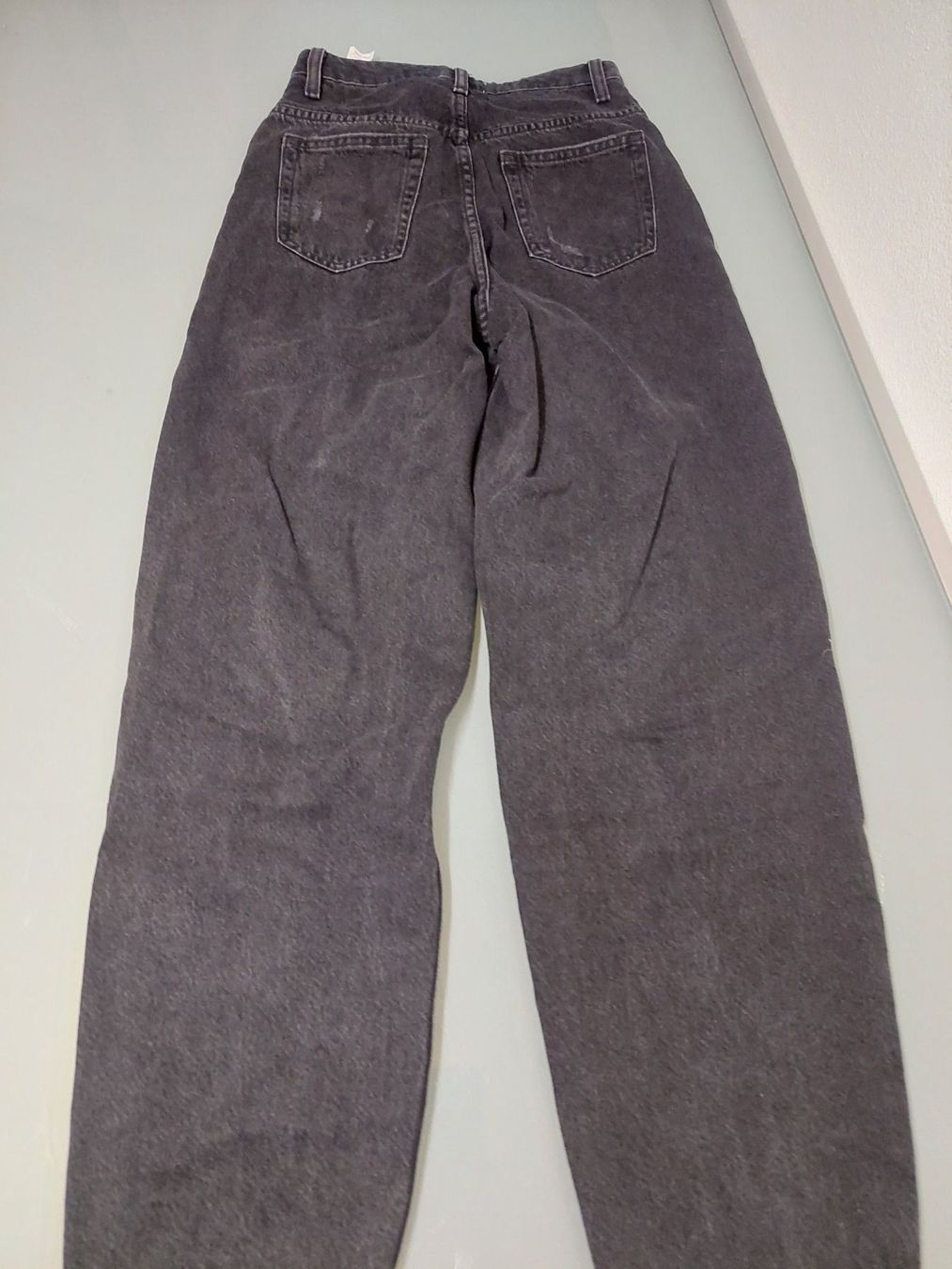 Jeans: schwarze  Jeans Hose – Usato da Unterbäch VS venduto da Nifadi 1