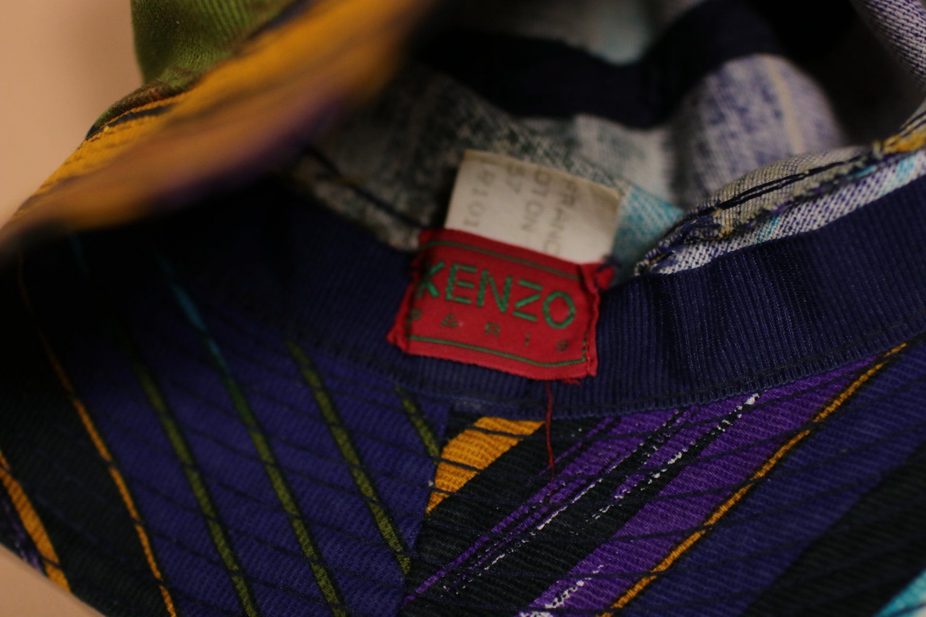 Kenzo Copricapi, berretti & cappellini: vintage KENZO Cotton Bucket Hat – Usato da Hombrechtikon venduto da BAZ-Vintage 4