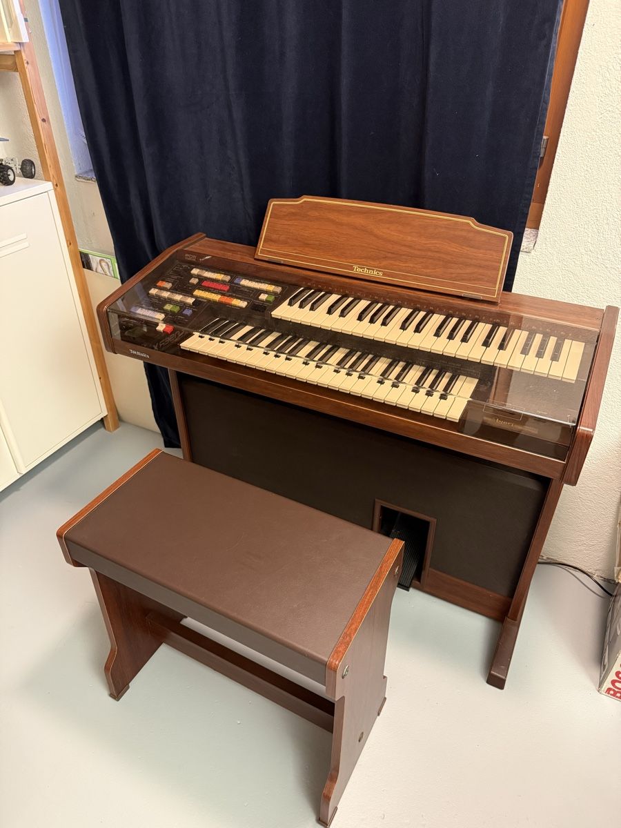 Technics Strumenti musicali: Technics PCM E18L Elektronische Orgel – Usato da Walenstadt venduto da Dirtykohlruebe