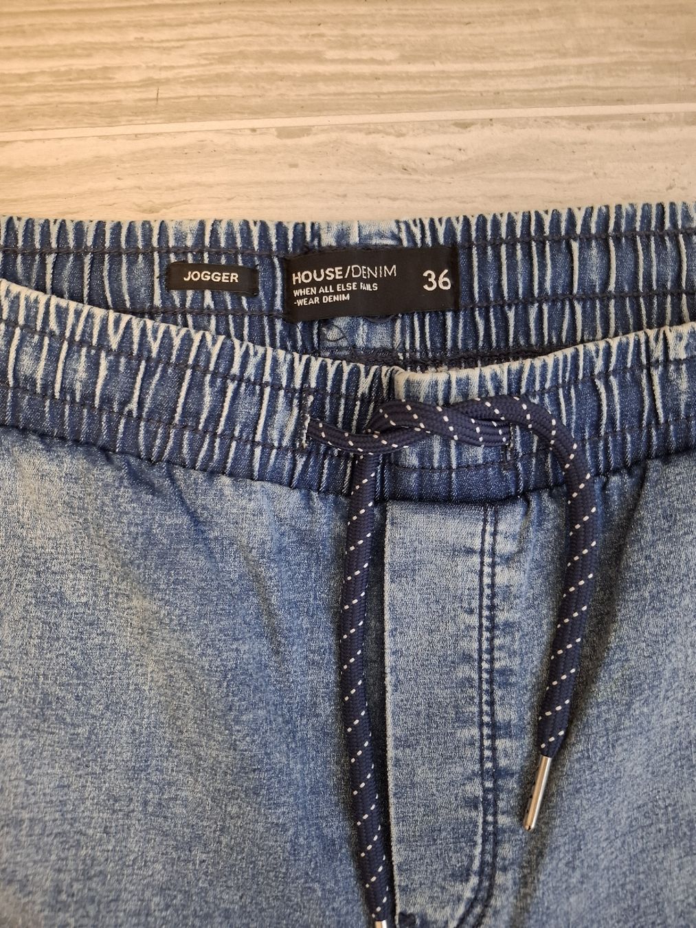 Jeans: jeans taille 36 – Usato da Ecublens FR venduto da ame_y8tq 1