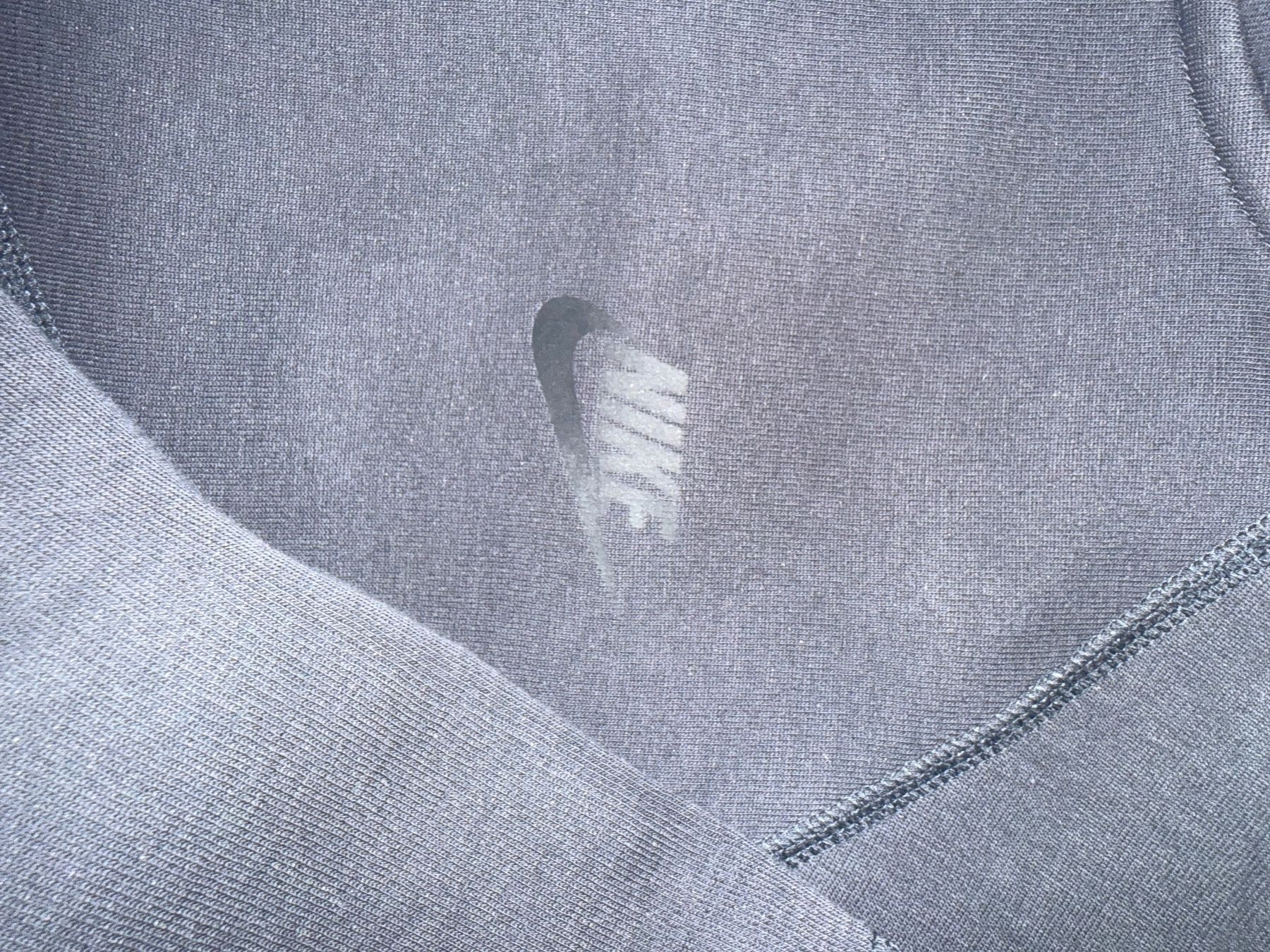 Nike Pullover & Sweatshirts: Nike Tech Fleece Hoodie Grösse S, anthrazit – Gebraucht aus Pfäffikon SZ von miniflohmarktlorena 1