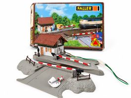 FALLER H0  Bahnübergang mit Schrankenwärterhaus