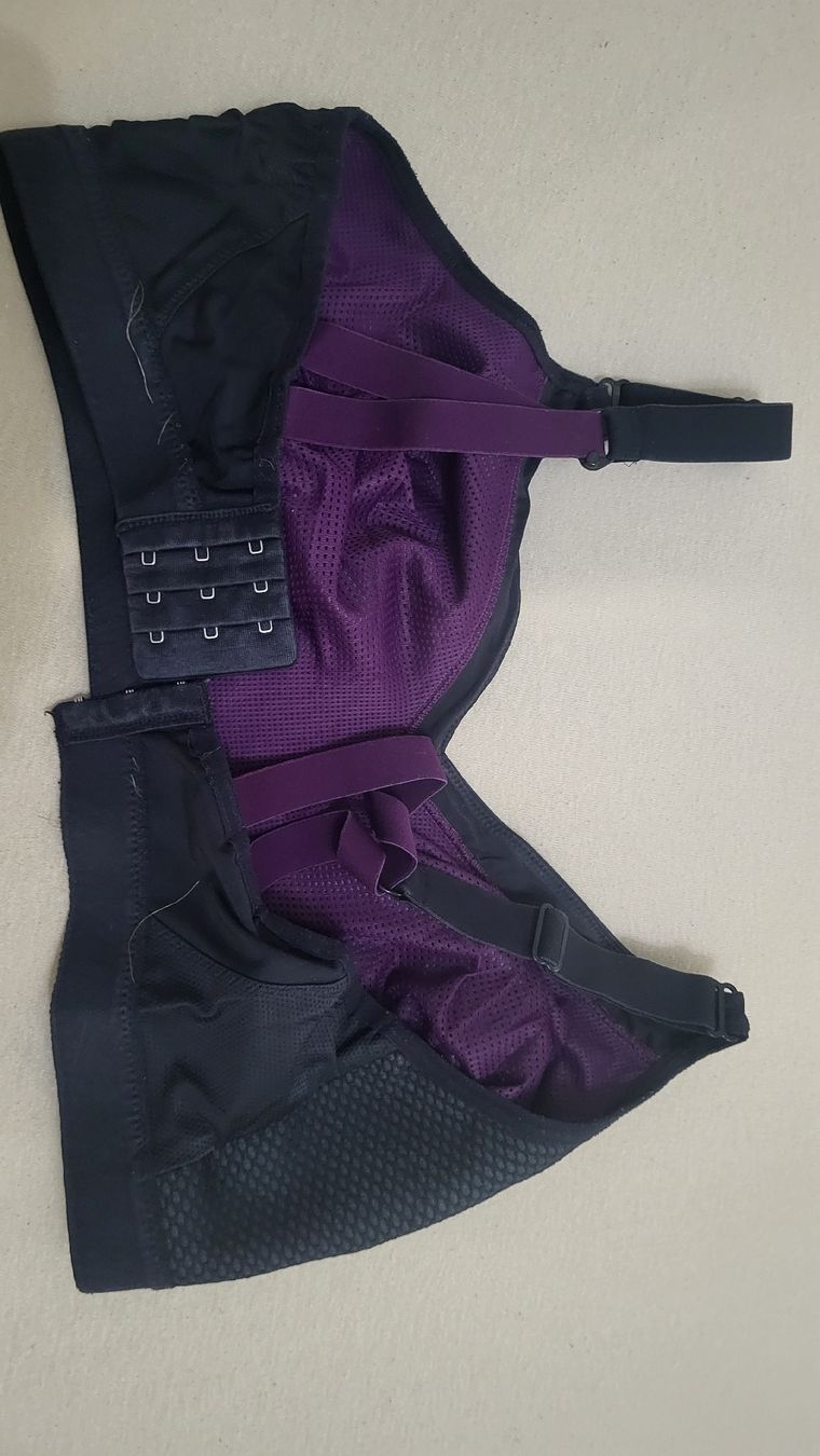 Triumph Autres dessous: 2 Triumph triaction Sport BH 90E – D'occasion à Dürnten par Mde 1