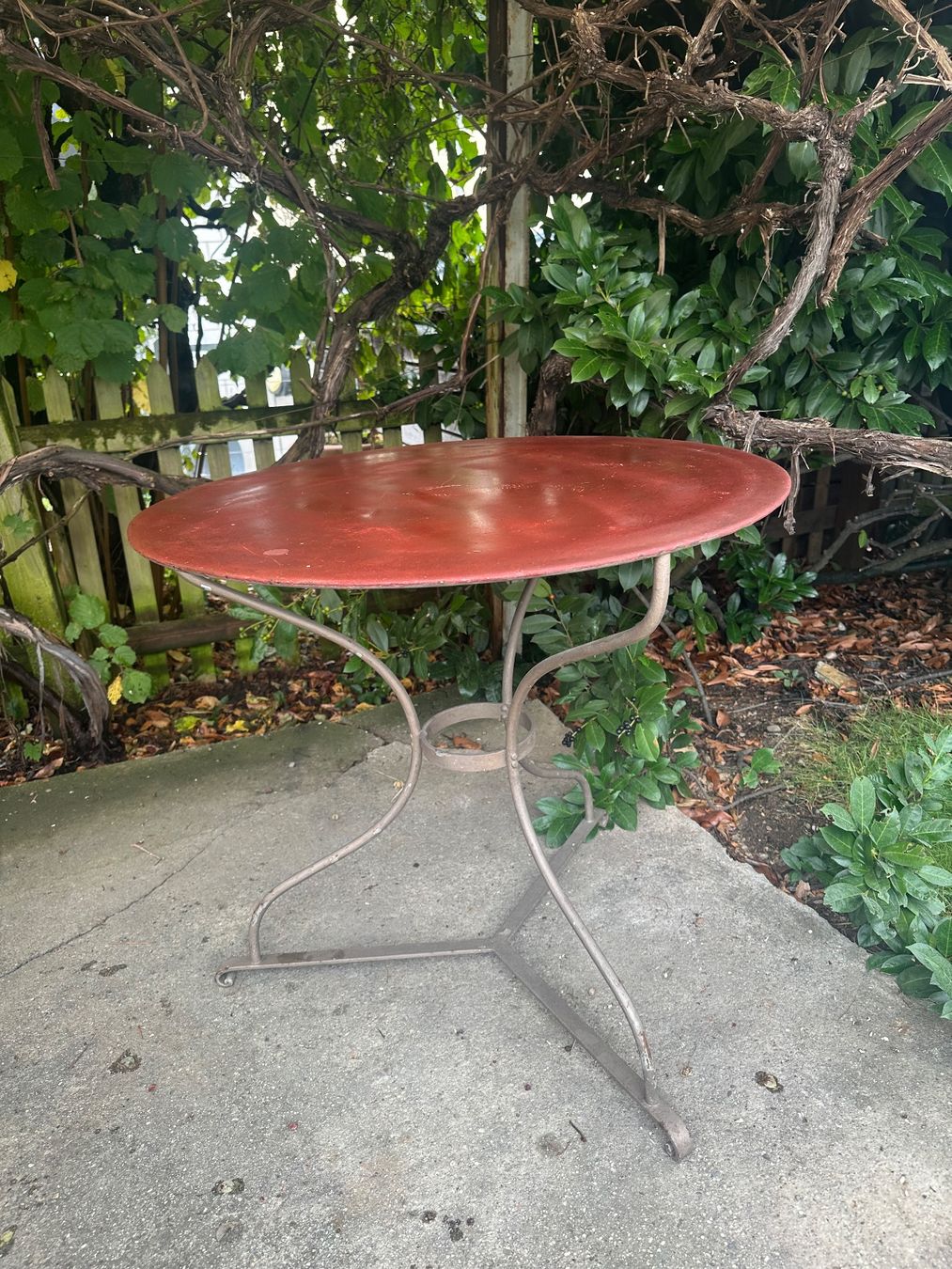 Tables: Antiker Gartentisch rund – D'occasion à Winterthur par BaHu 8