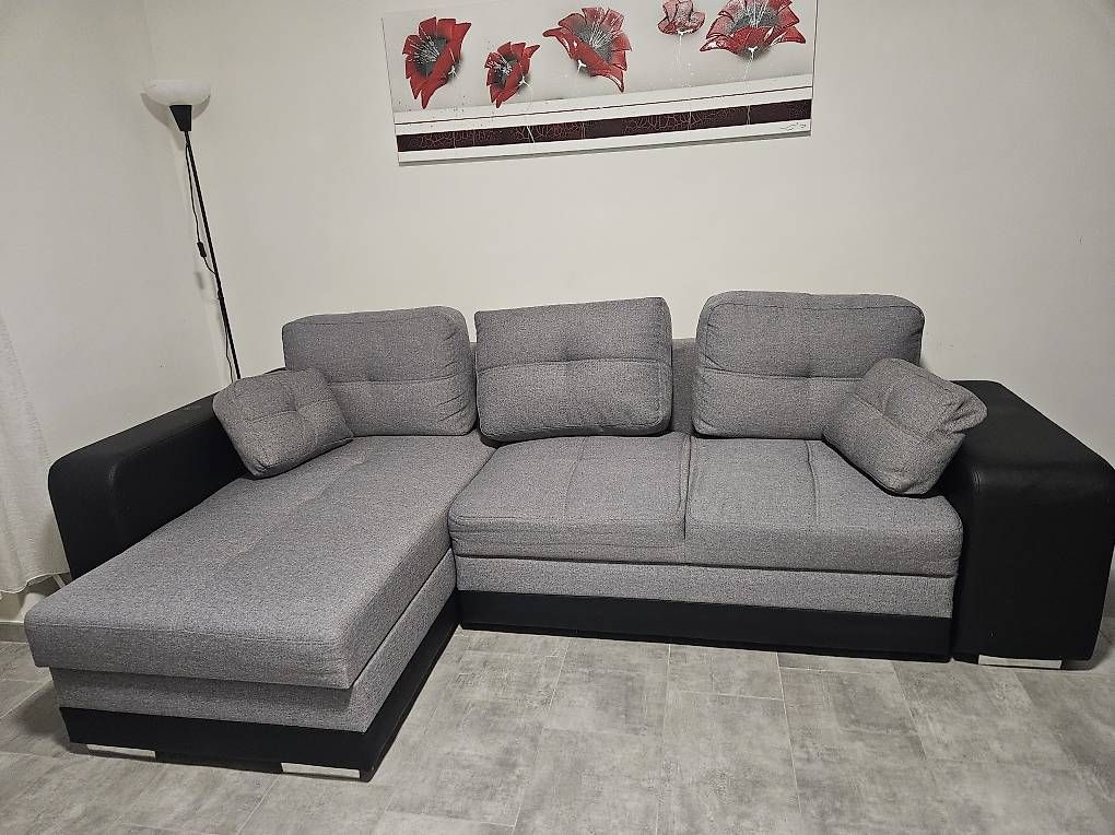 Divani: Vendo divano-letto grigio – Usato da Bellinzona venduto da cat_fnx5