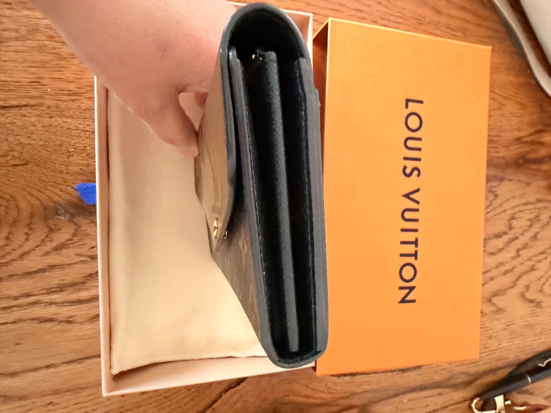 Louis Vuitton Portafogli: Original Louis Vuitton Sarah Reverse Inkl. Rechnung – Nuovo (secondo la descrizione) da Würenlos venduto da Ela_73 2