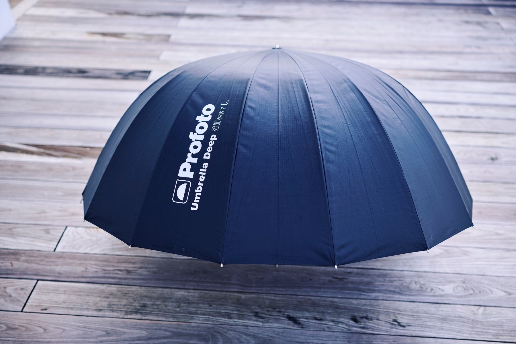 Profoto Flashs: Profoto Umbrella Deep Silver L - Blitzschirm – D'occasion à Meilen par danielson0_3