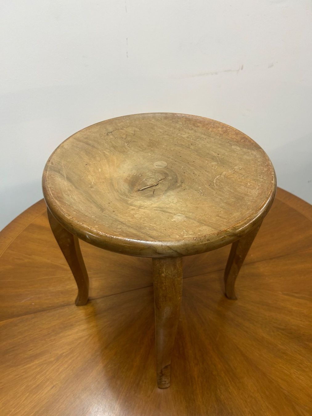 Sgabelli: antiker Hocker Biedermeier Stil Nussbaum ca. um 1900 – Usato da Zürich venduto da Levelart 1