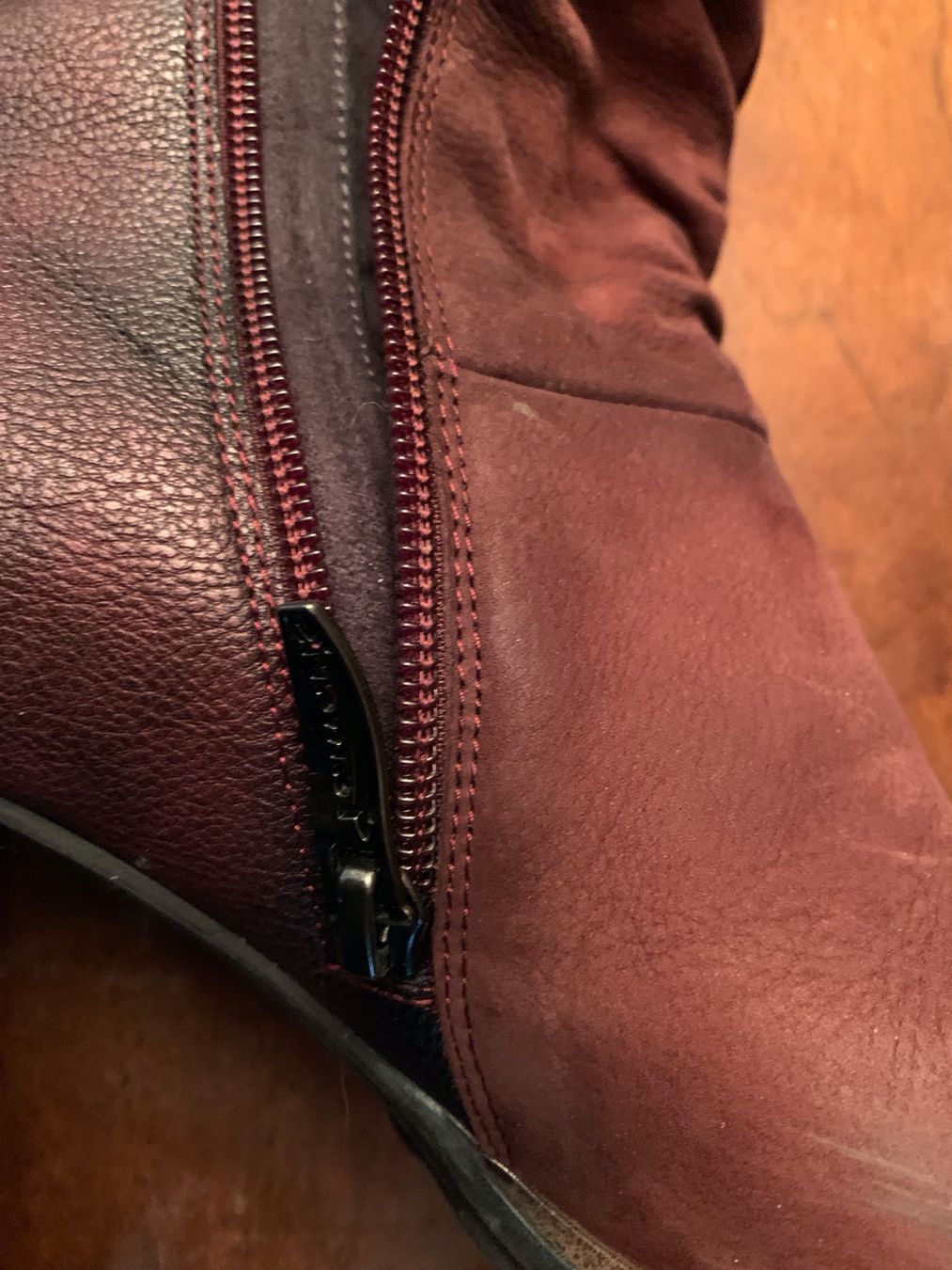 Tamaris Scarpe da donna: Stiefelette aus Leder, weinrot – Usato da Meilen venduto da Flockenwirbel 2