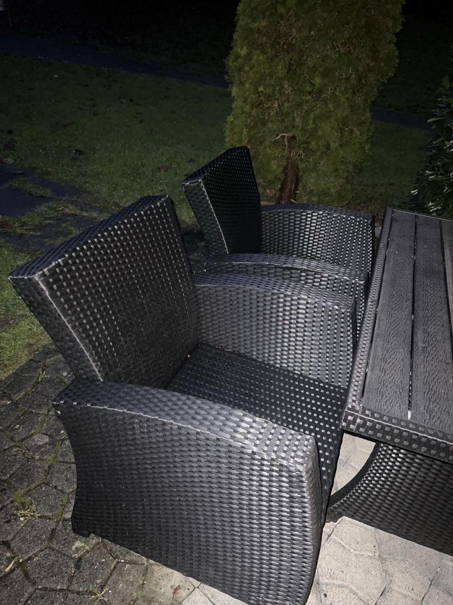 Set di tavolo e panche: Rattanlounge mit Tisch/preis verhandelbar – Usato da Bellikon venduto da nurial23 3