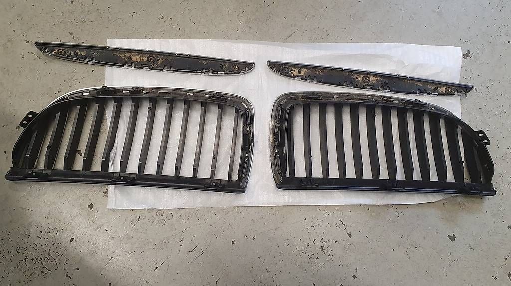 BMW Tutti pezzi di ricambio auto: BMW E90 E91 Nieren Kühlergrill Vfl Vorfacelift Original – Usato da Basel venduto da ser_q9qm 3