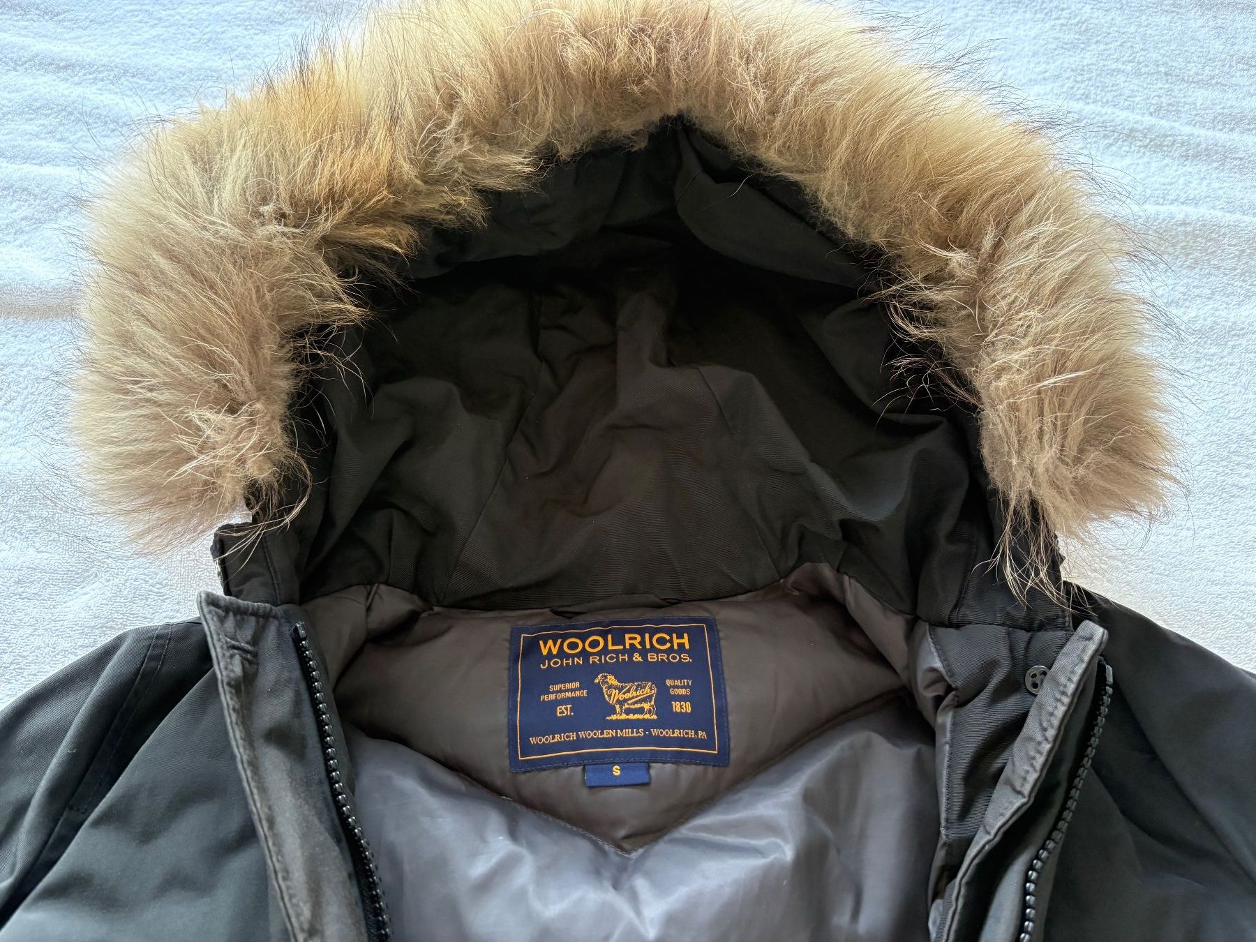 Woolrich Giacche: Woolrich  Damen Winter  Parka – Usato da Küsnacht ZH venduto da pistacchio2006 2