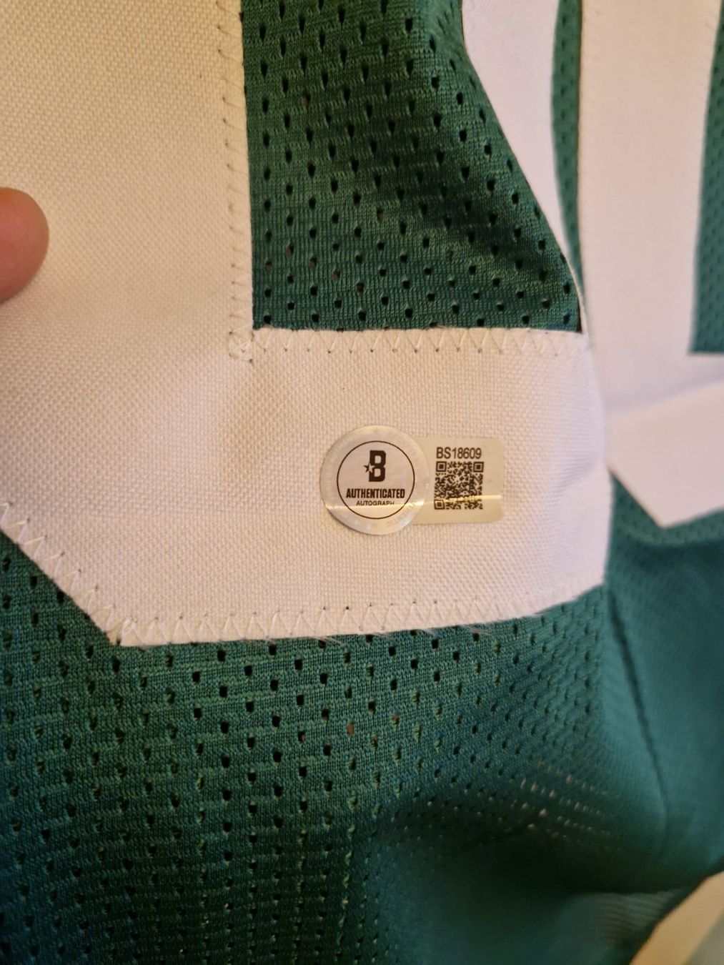 Autografi: NBA Autographe de ROBERT PARISH sur maillot custom – Nuovo e nell'imballaggio originale da Lutry venduto da SwissBBCards 3