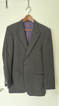 Men's black suit jacket M