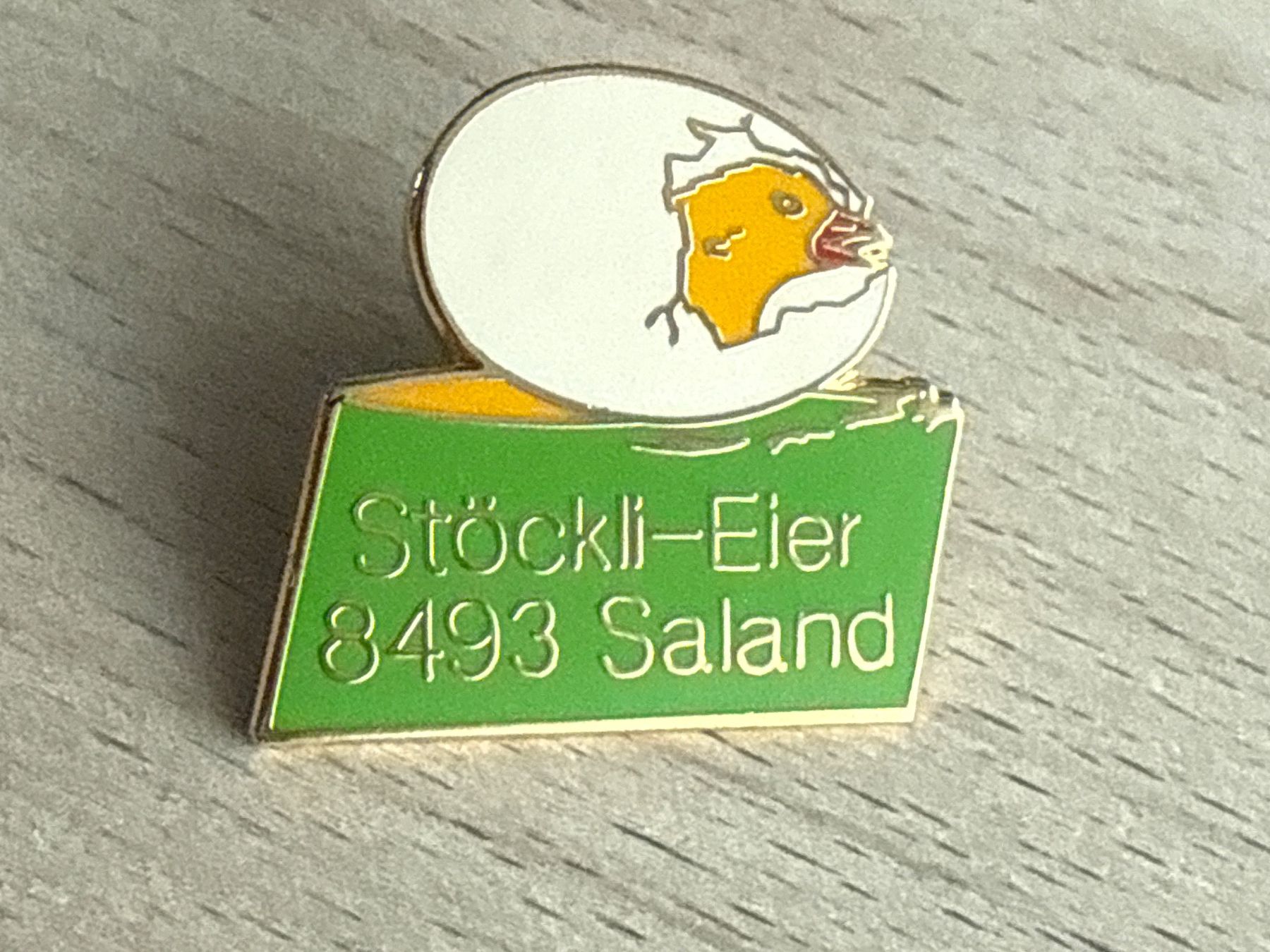 Placchette & Badge: Pin Stoeckli-Eier Saland – Usato da Glattbrugg venduto da Schweigmatt