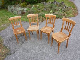 4 Stühle Holzstühle Bistrostühle Beizenstühle THONET o Tisch