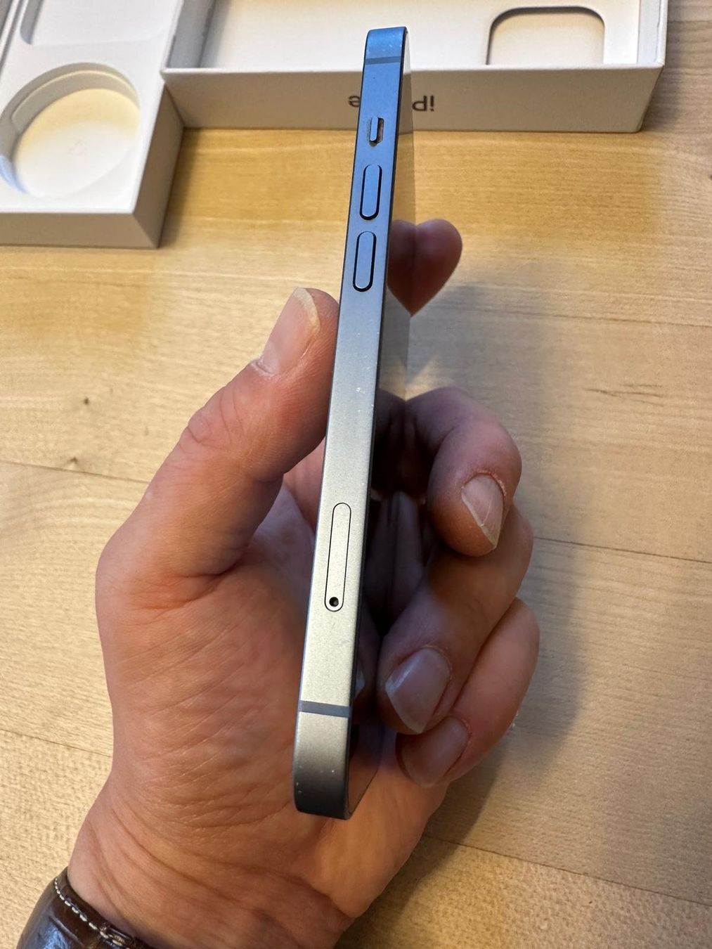 Apple Portables: iPhone 14 (256GB; blau) – D'occasion à Trimbach par manuello13 3