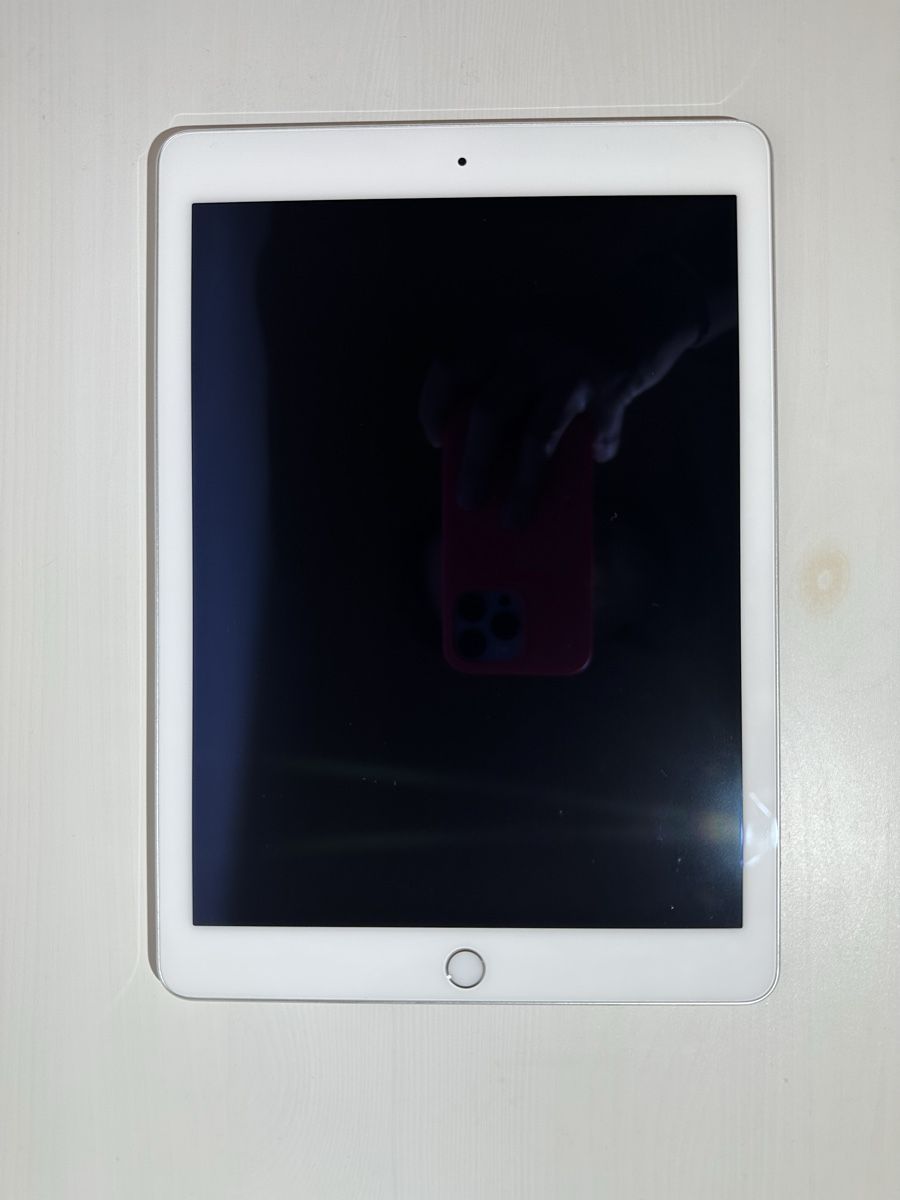 Apple Tablet PC: Apple iPad Air 2, WiFi, 64 GB, Silver – Gebraucht aus Trimbach von Goldchild_8