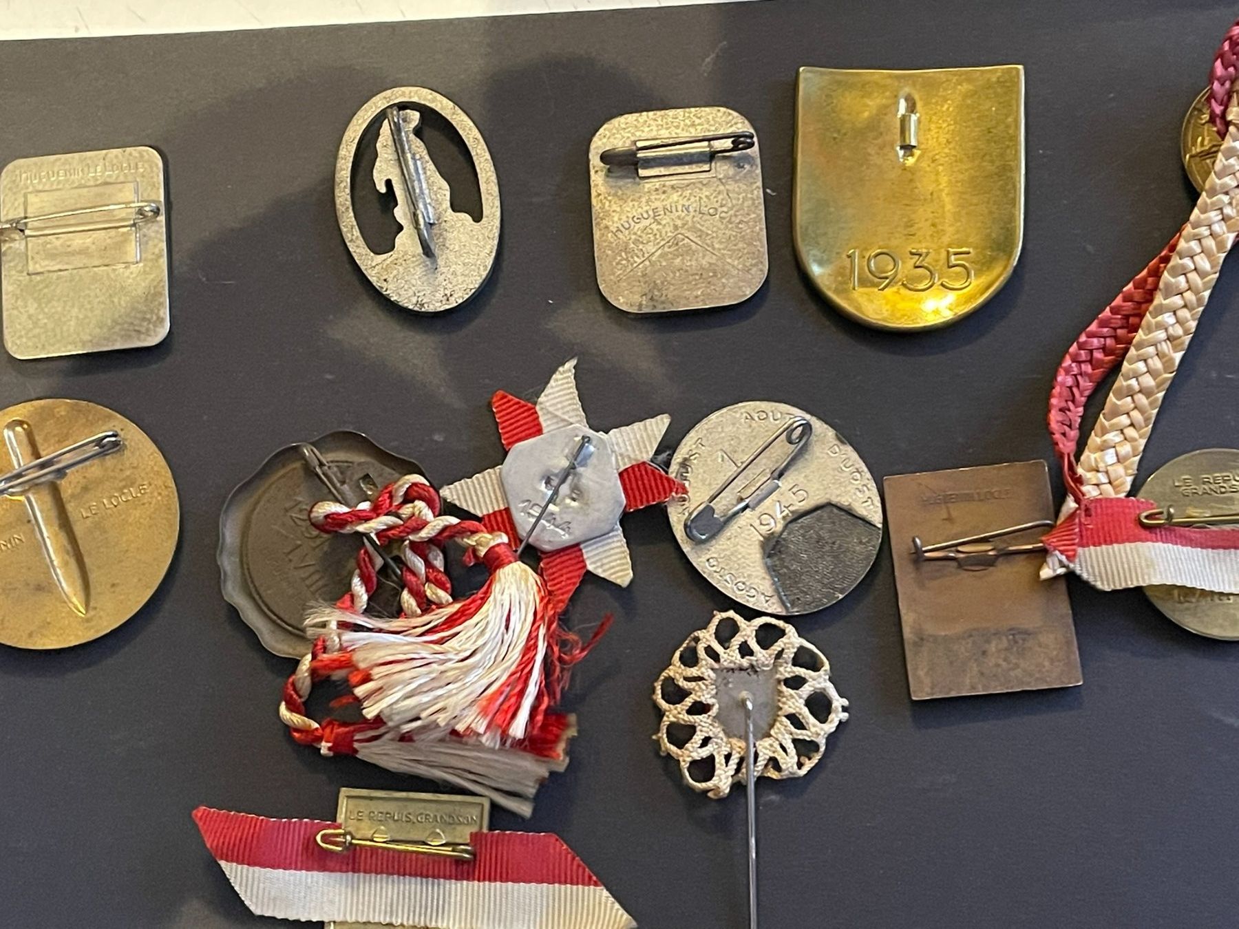 Placchette & Badge: 1. August Abzeichen div. Jahre ab 1930 – Usato da Aarburg venduto da glaibasel57 1