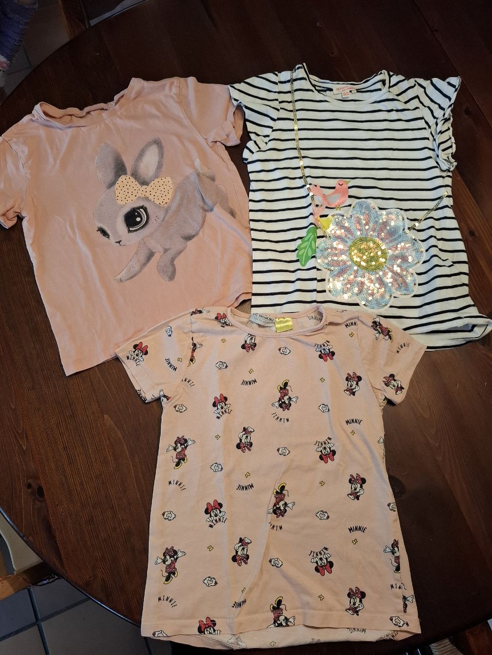 Blusen, T-Shirts & Tops: T-Shirt Mädchen Gr 122 – Gebraucht aus Hätzingen von Snoopi84
