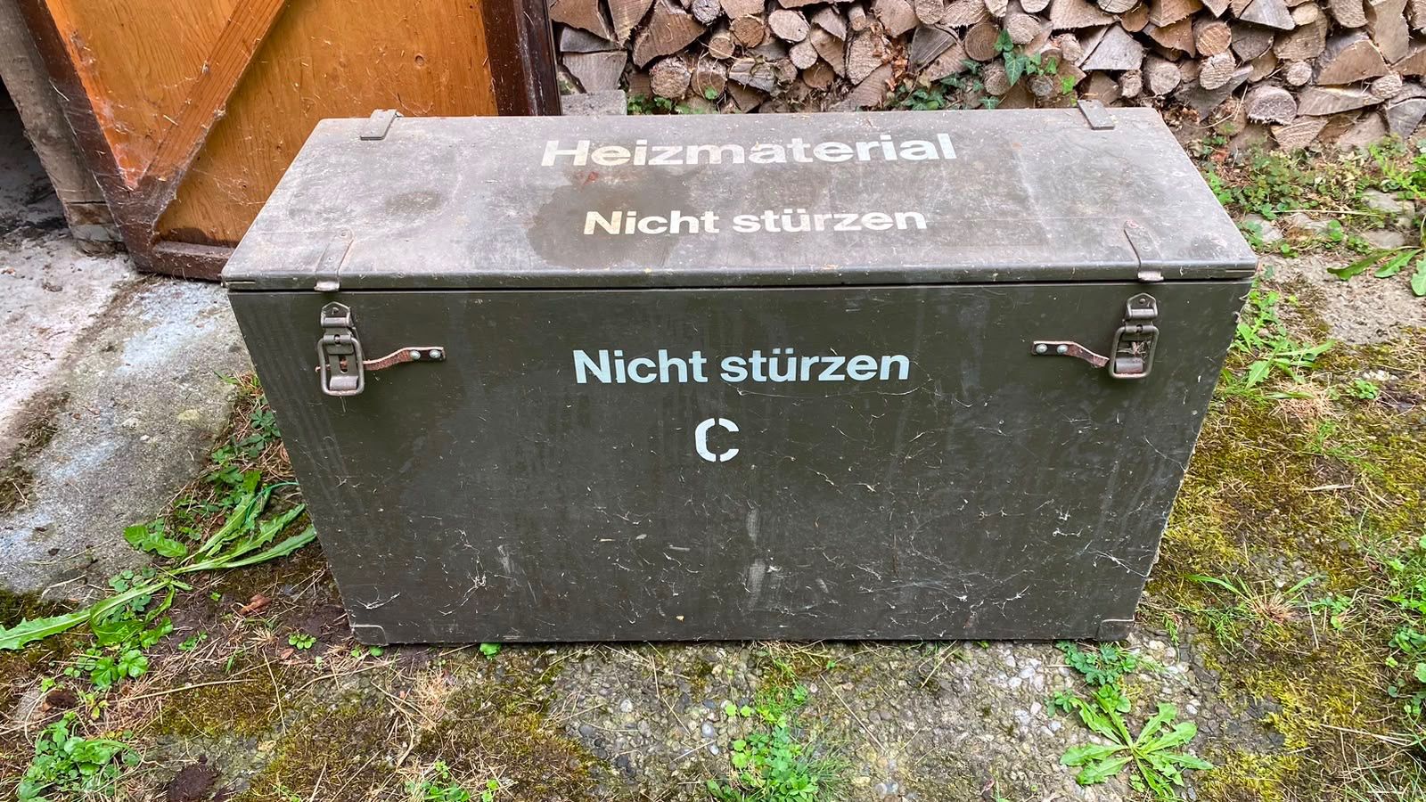 Heizgeräte: Armeekiste mit zwei Turmofen – Gebraucht aus Au von Evalina8 2