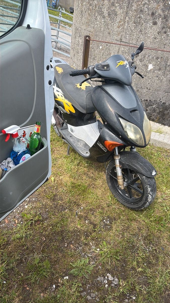 Honda Scooter: Honda x8r  – Usato da Charmey (Gruyère) venduto da raz_dv9r 1