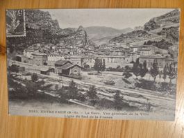 France - ENTREVAUX : la Gare et vue générale de la ville