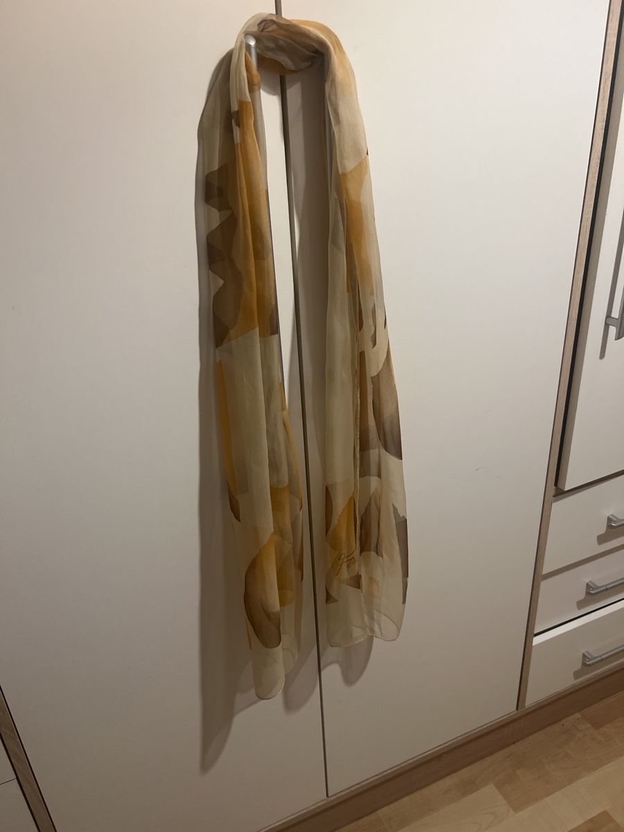 Fendi Foulard & Sciarpe: Fendi Foulard – Usato da Olten venduto da AtelierSecondhand23