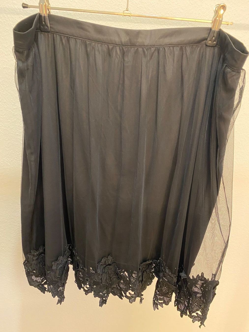 Röcke: Forever 21 Plus Size Jupe / Rock elegant schwarz Gr. 48 – Gebraucht aus Pratteln von a23_j2gs 1