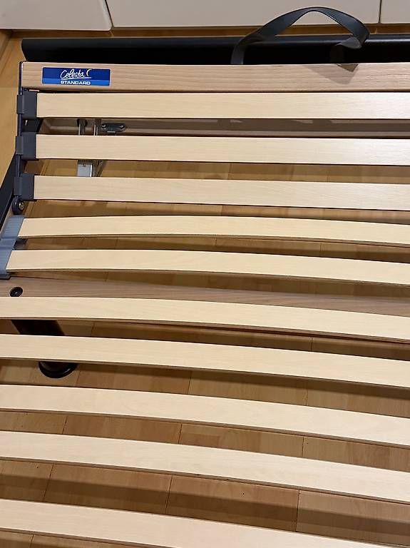 Letti: Einfaches Bettgestell 90x200cm schwarz – Usato da Bottmingen venduto da Danny007 1