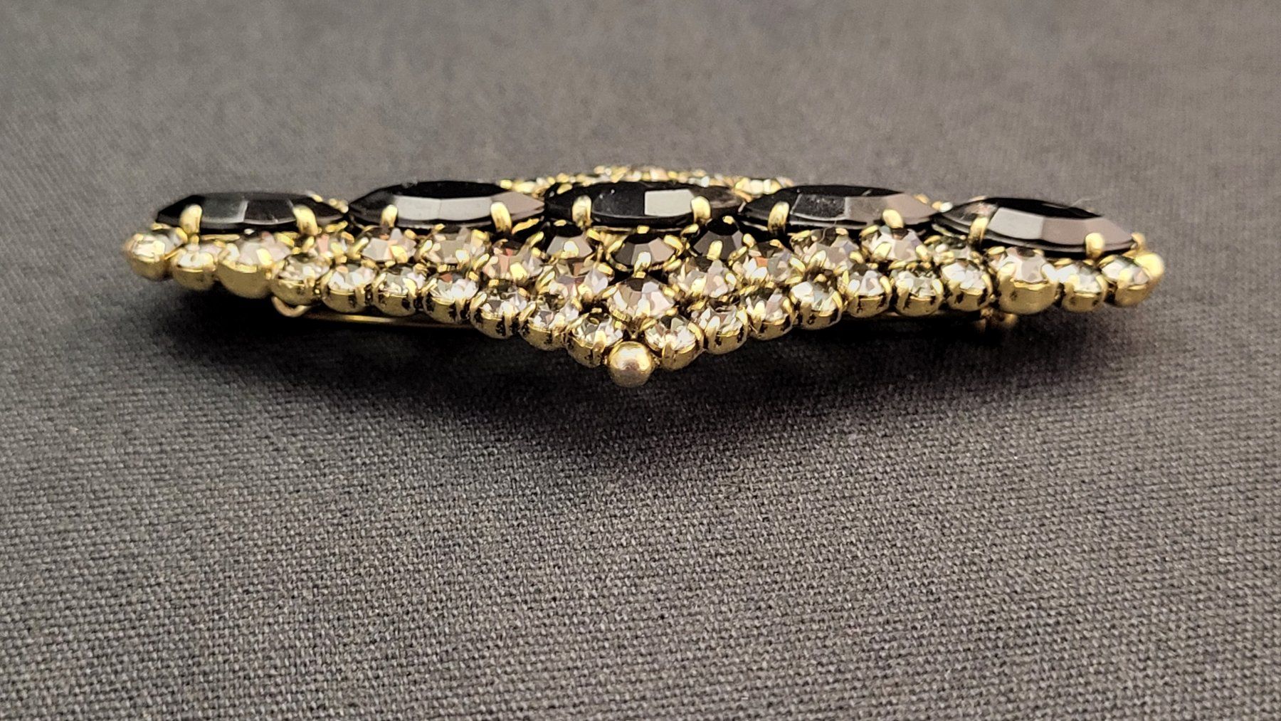 Gablonzer Spille & Fermagli: Grosse Strass-Brosche schwarz/grau – Usato da Basel venduto da spinne02 3
