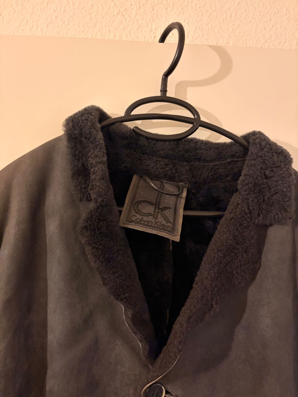 Calvin Klein Mäntel: Vintage Calvin Klein Ledermantel – Gebraucht aus Zürich von Lilalunet 1