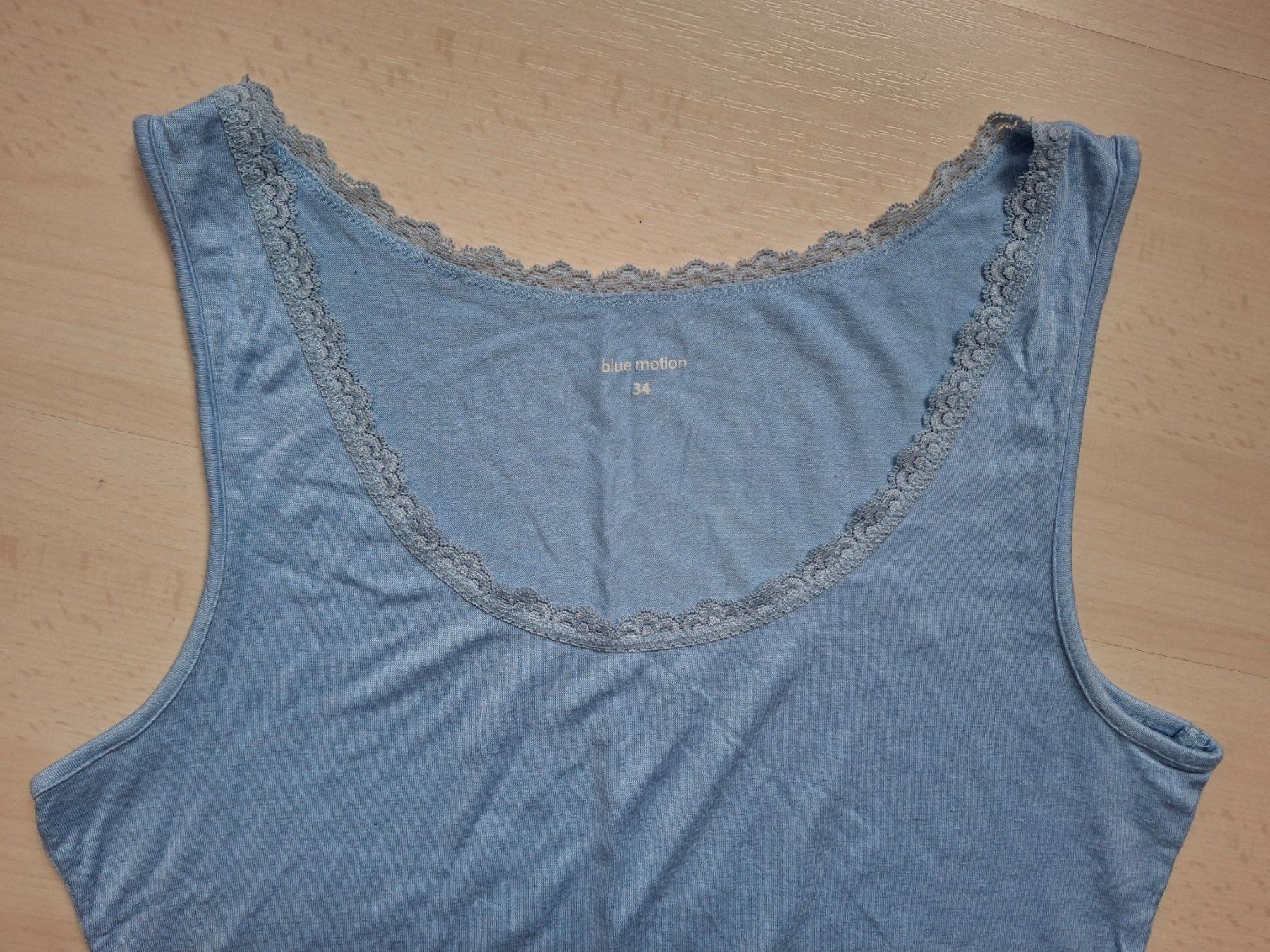 Tops: Top hellblau mit Spitze – Gebraucht aus Walterswil SO von Mama_noel 1