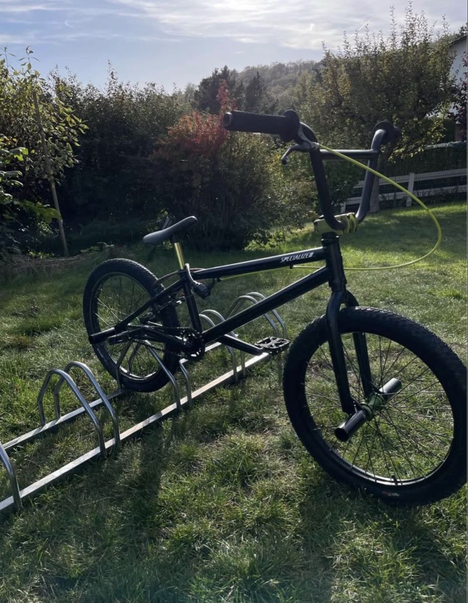 Specialized Vélos: BMX SPECIALIZED NOIR – D'occasion à Arzier-Le Muids par arn_7rmh 2