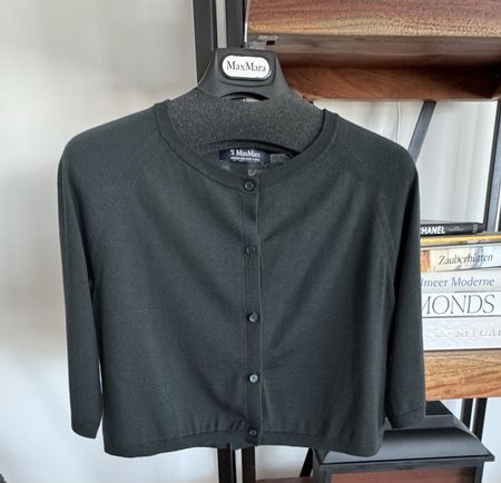 Max Mara Cardigan Schurwolle NEU Gr. S dunkelgrün elegant