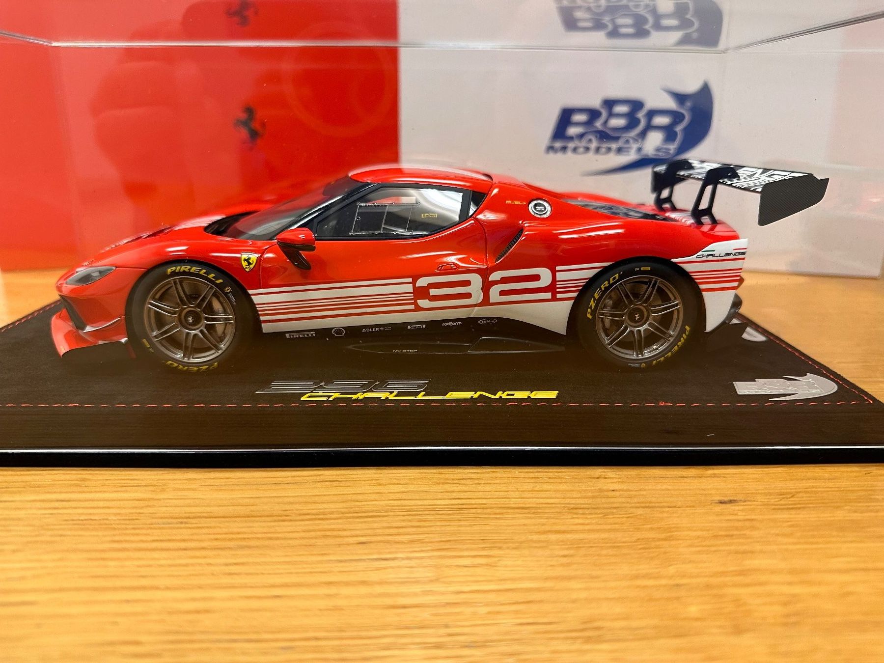 BBR Models Modellini d'auto: Ferrari 296 Challenge 2023 Launch Version 1/18 – Nuovo e nell'imballaggio originale da Stein AR venduto da Krabbe2 1