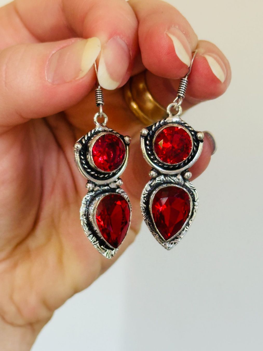 Orecchini pendenti & Orecchini a lobo: Garnet Gemstone Handmade Drop Dangle Earrings Jewelry – Nuovo e nell'imballaggio originale da Genève venduto da AGBERG 3
