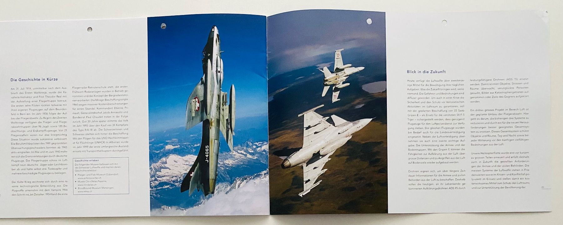 Schweizer Armee Dokumente: Schweizer Luftwaffe Swiss Air Force Heft 24 Seiten 2013 – Gebraucht aus Müswangen von buyin 9