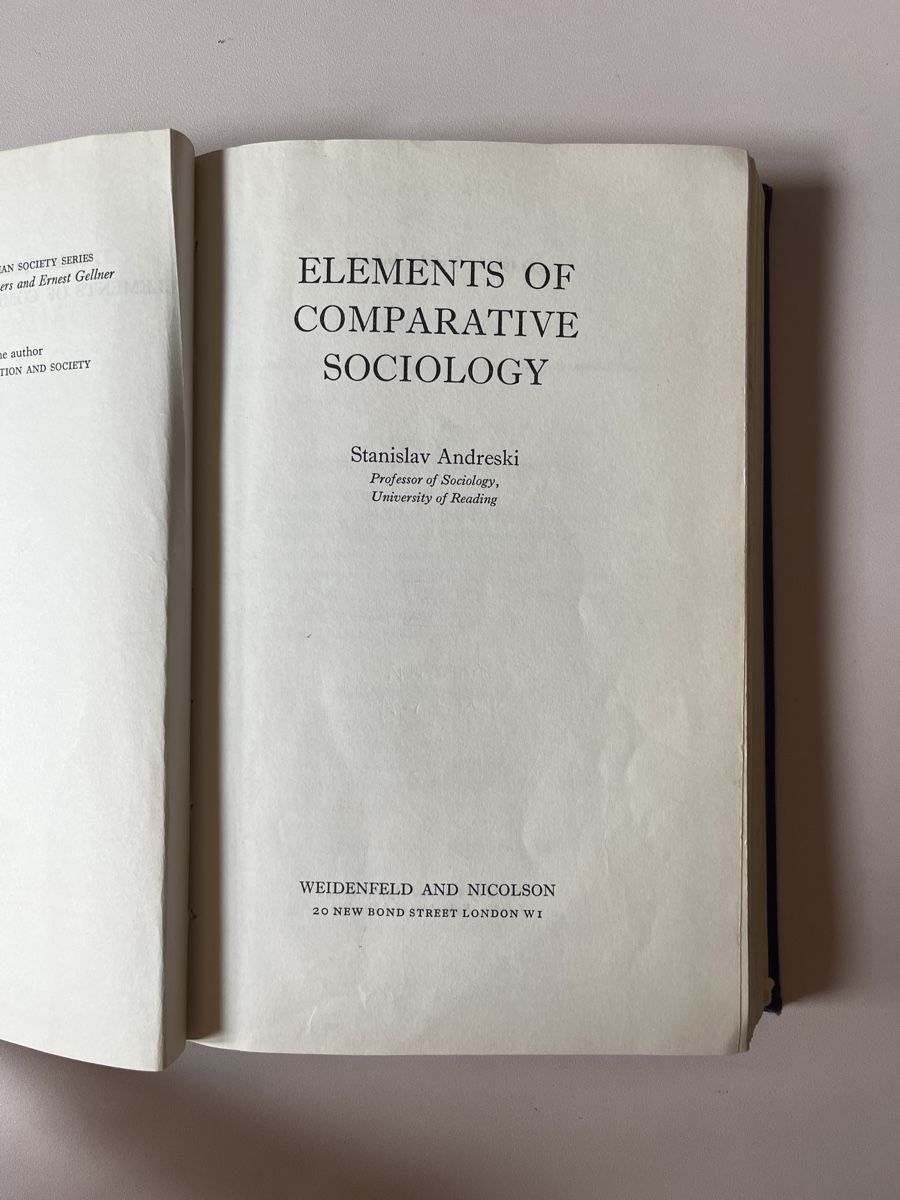 Libri: Elements of Comparative Sociology – Usato da Zürich venduto da bkudrzycki