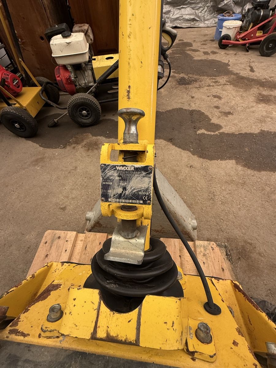 Wacker Neuson Alle Maschinen: Wacker Neuson DPU 6055 Rüttelplatte gebraucht – Gebraucht aus Fribourg von agho1 2