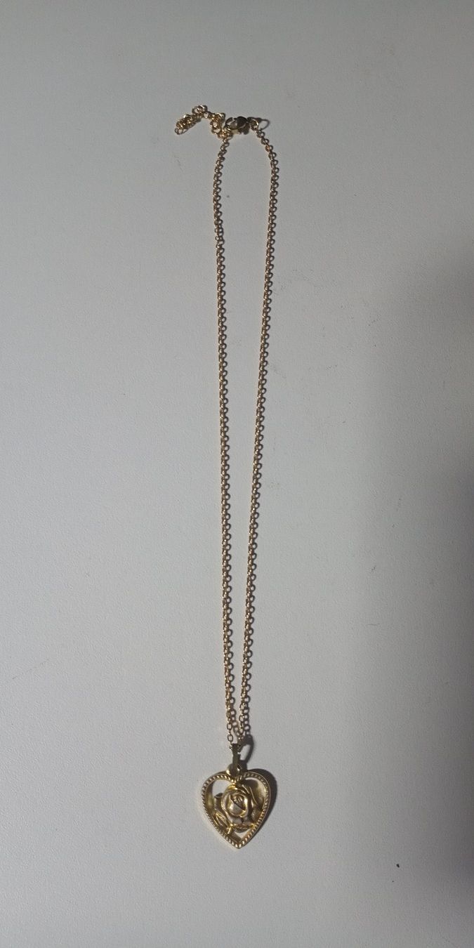Ketten: Collier avec pendantif coeur plaqué or – Gebraucht aus Montreux von Art_et_antiquites 1