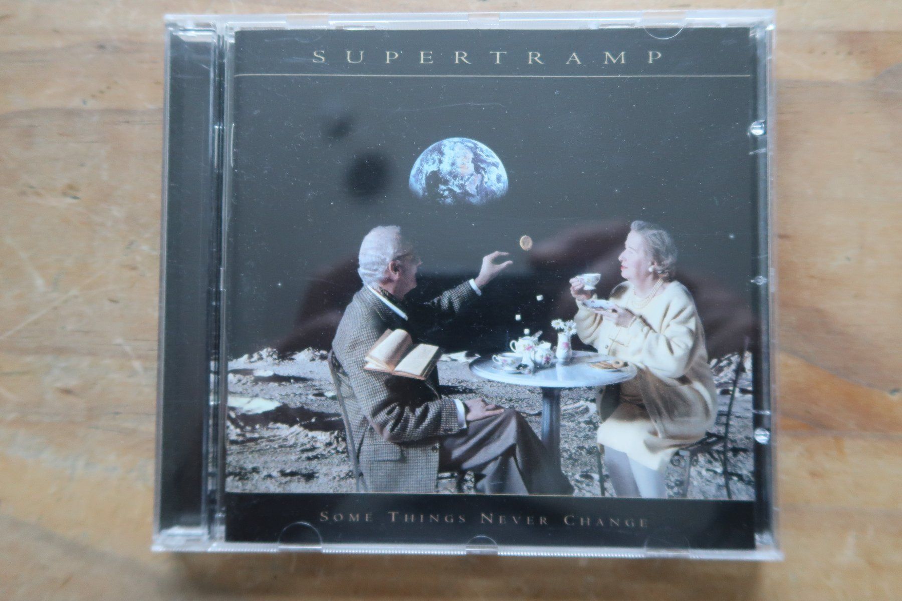 CD: SUPERTRAMP - SOME THINGS NEVER CHANGE - CD – Usato da Basel venduto da Patiscat
