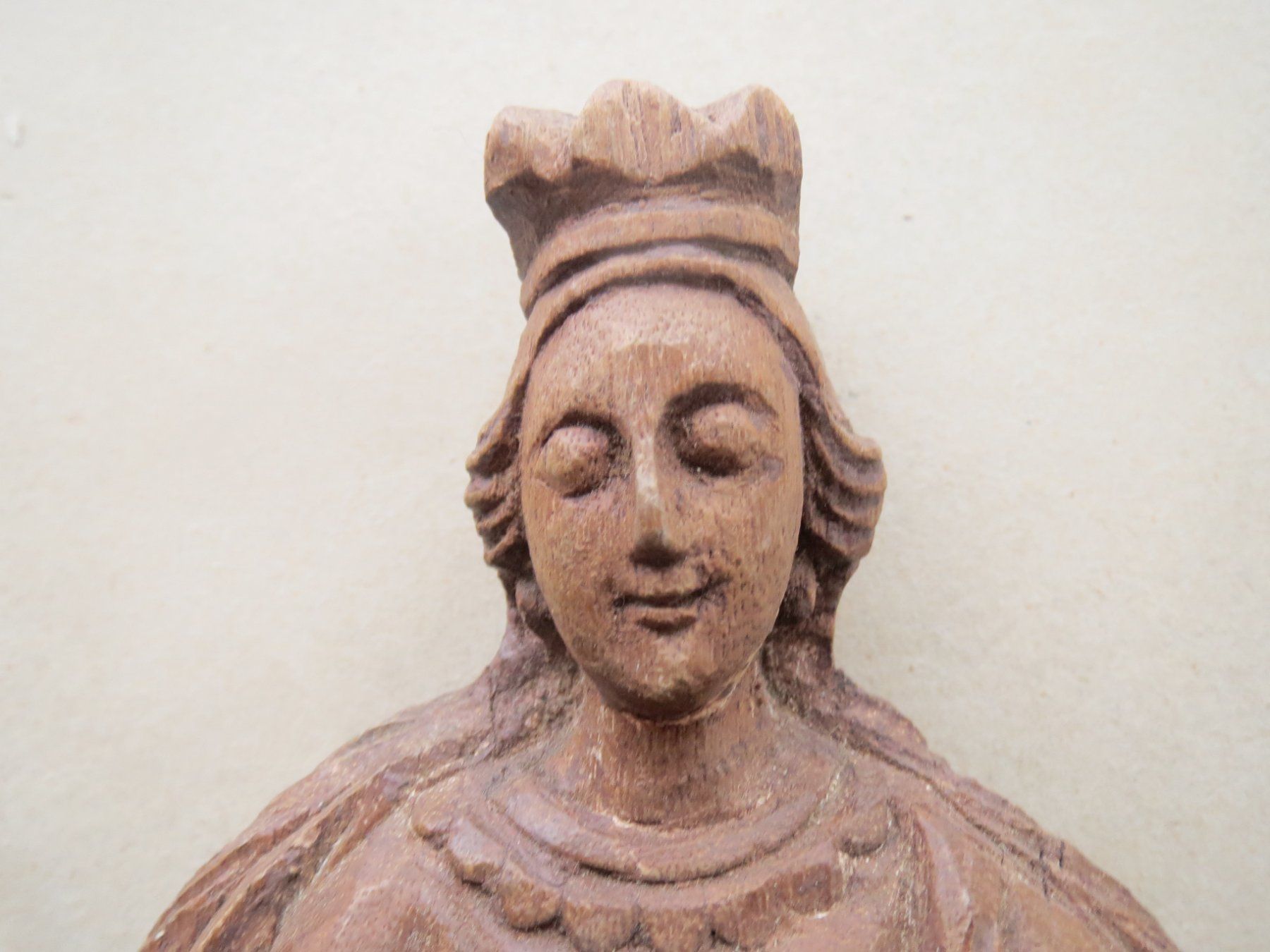 Statuette: Antike Holzfigur Madonna mit Kind, geschnitzt – Usato da Tagelswangen venduto da Miski 1