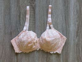 Reggiseno pizzo rosa taglia 85C nuovo